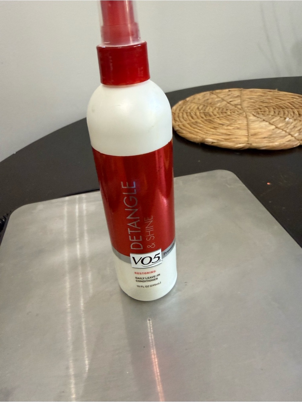 Alberto VO5 Detangle & Shine Daily Leave-In
Conditioner Spray - 10 fl oz